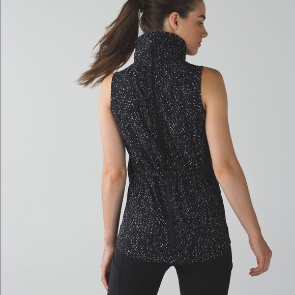 Lululemon go distance vest butterfly texture sz 2 - Picture 2 of 6